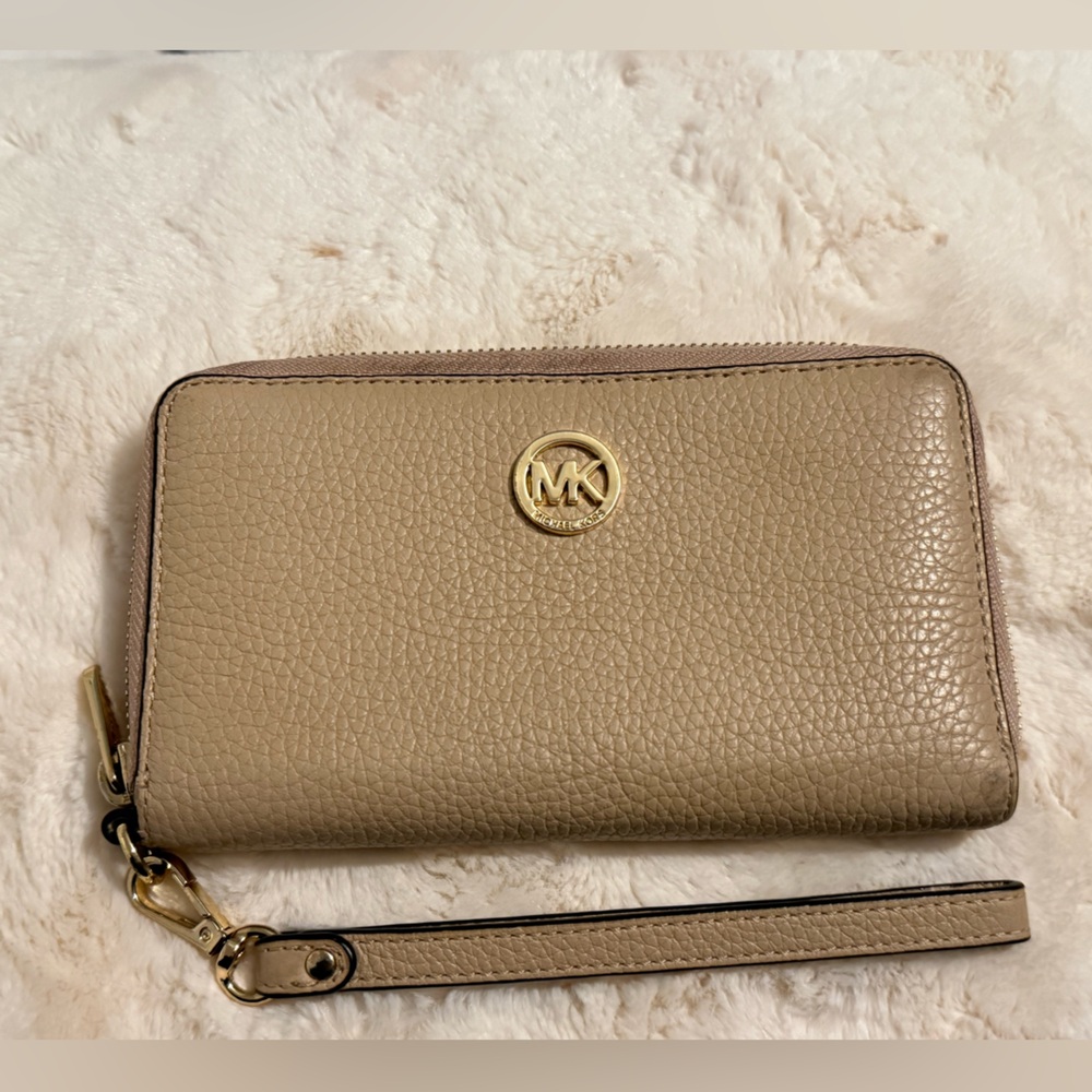 Michael Kors Metallic Gold Wristlet